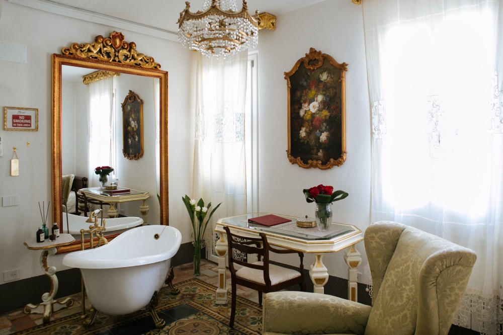 elegant suite in follonica for vacation