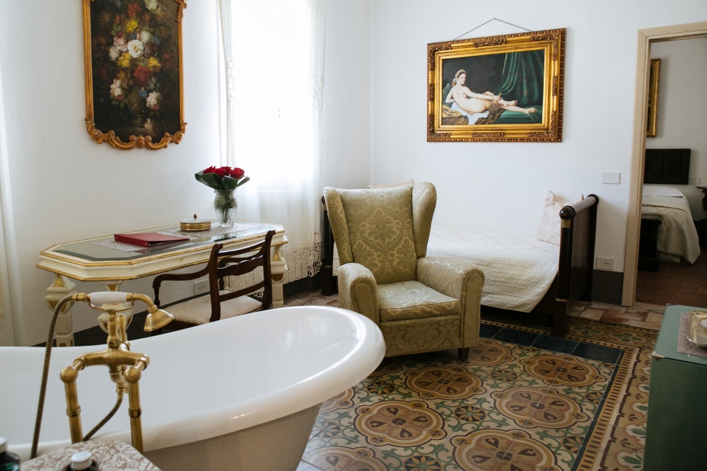 luxury suites in residenza d'epoca tuscan coast