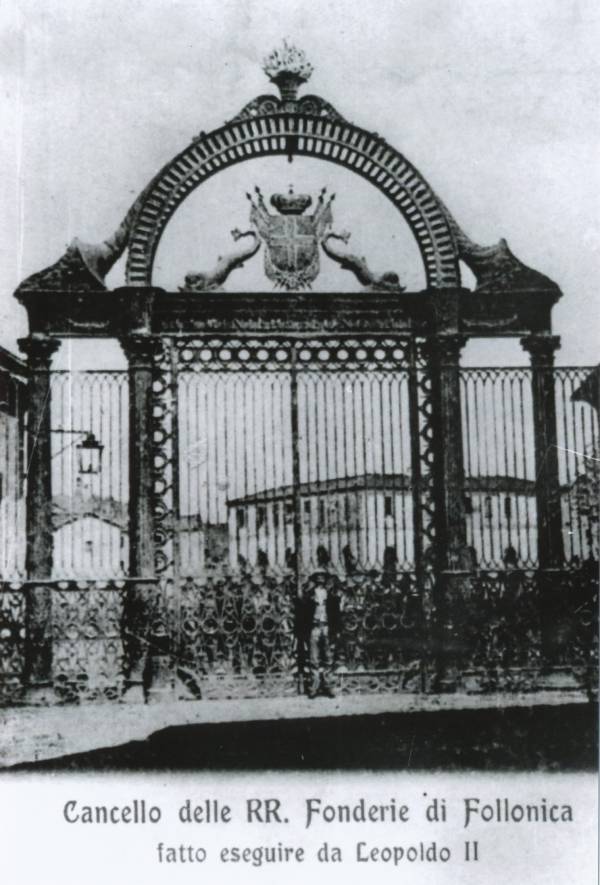 La vecchia Follonica cancello dello stabilimento