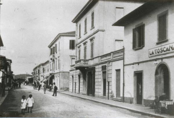 La vecchia Follonica la Via Roma